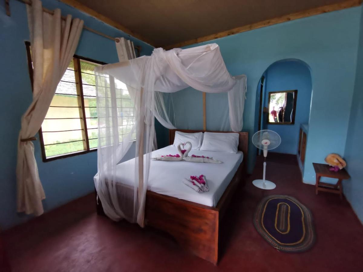 Afro Whale Shark Safari Bed & Breakfast Kilindoni Exterior foto